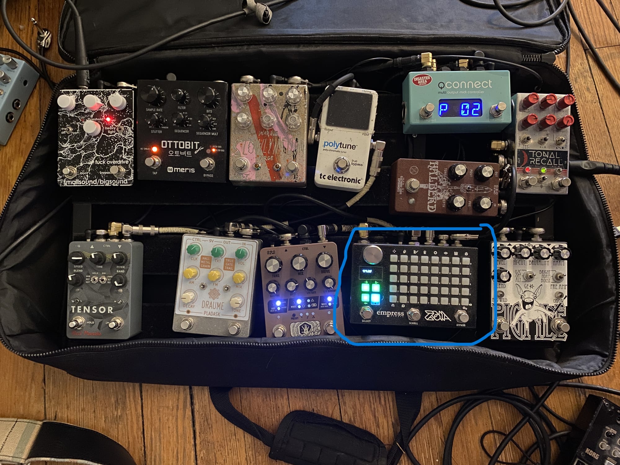 A picture of my Chanp pedalboard with the ZOIA circled in blue